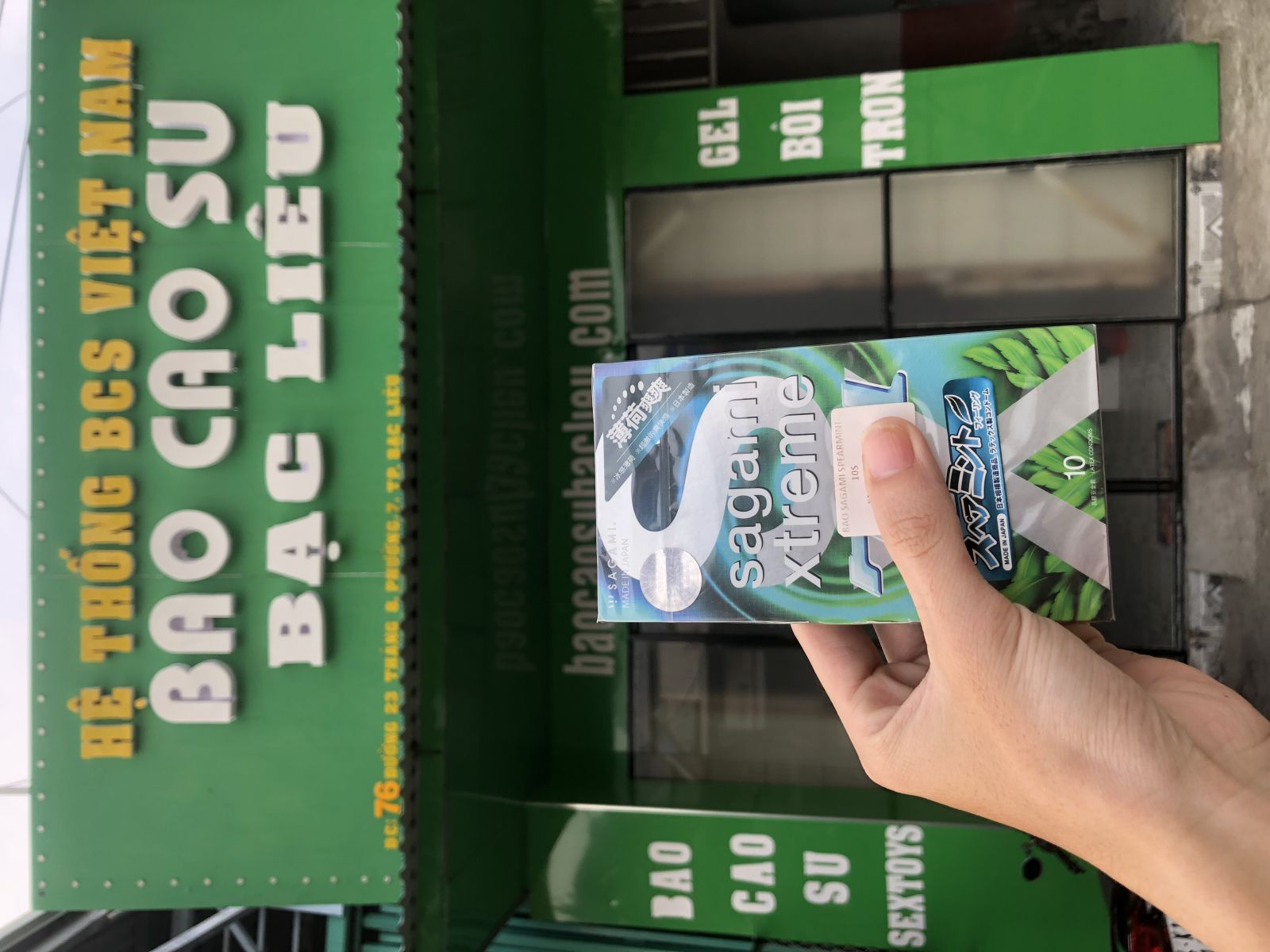 Bao cao su Sagami Xtreme Spearmint hộp 10 cái của Nhật Bản hương bạc hà tại bao cao su Bạc Liêu